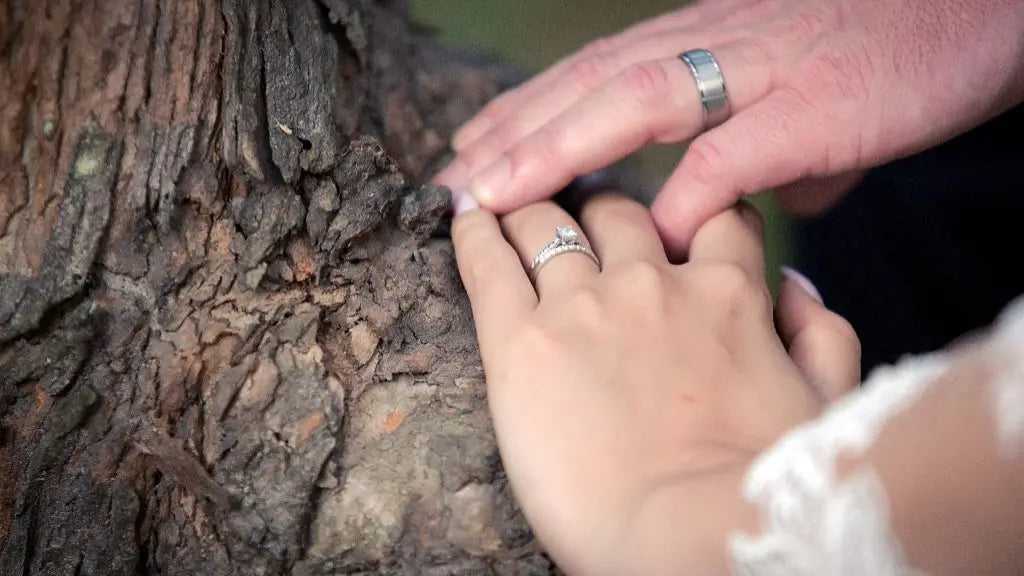 Is an Engagement Ring and Wedding Ring the Same?