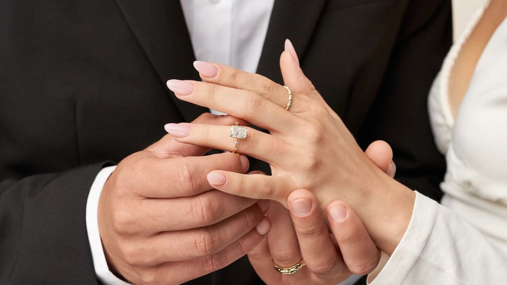 What Does a Promise Ring Mean From a Boyfriend?