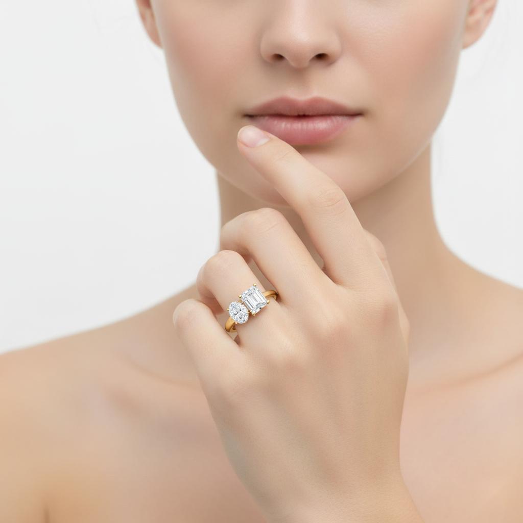 Emerald & Oval Toi Et Moi Engagement ring