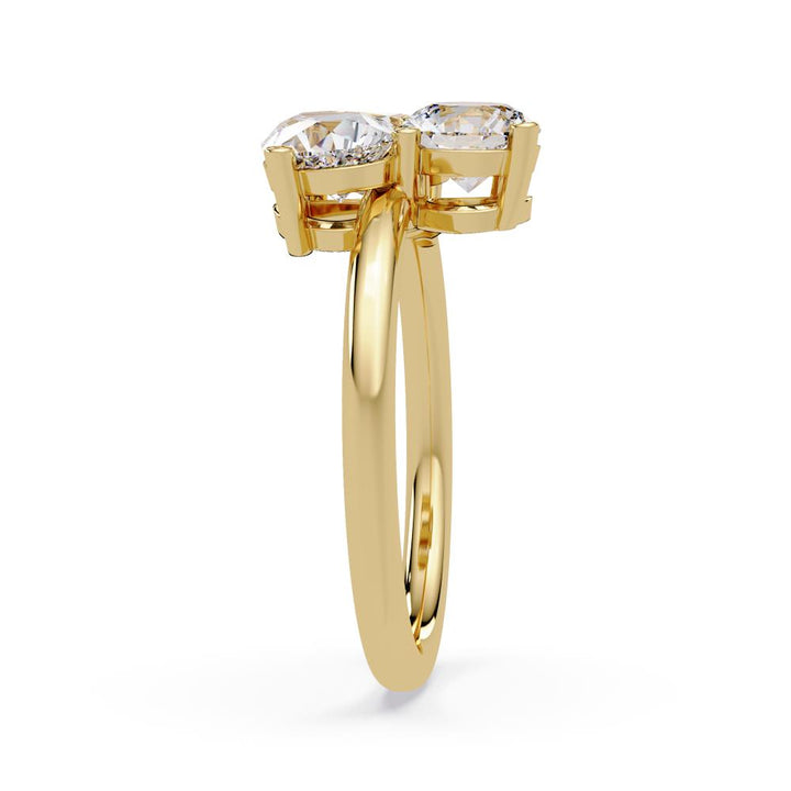 Toi et moi ring 3 stone Oval, Pear, Round