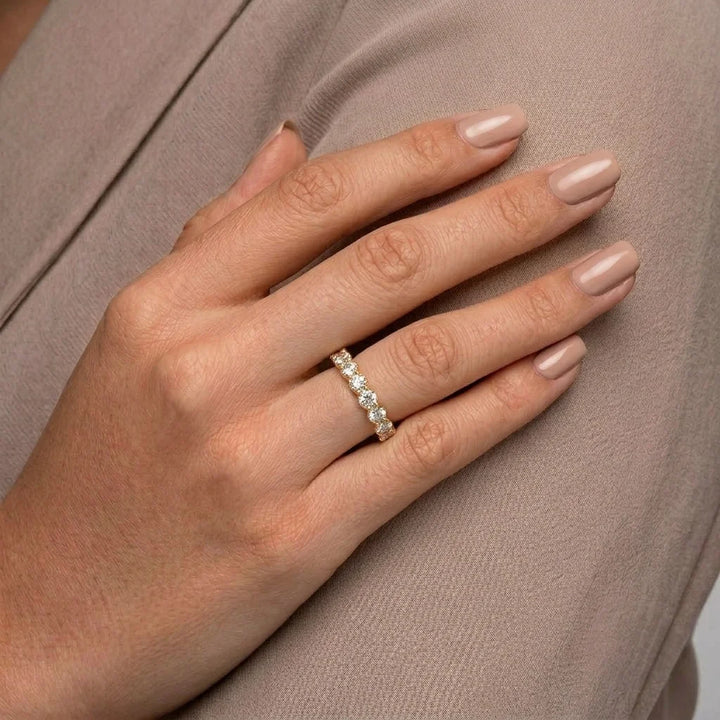 Round Unique Prong Set Wedding Band