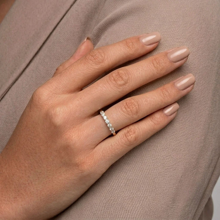 Round Shared Prong Set Wedding Band
