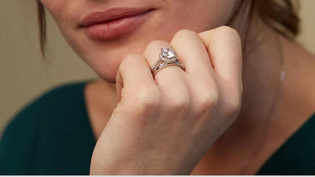 Why Are Halo Engagement Rings Still Popular