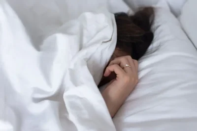 Should I sleep with my engagement ring on?