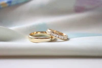 Decide Between Plain or Diamond