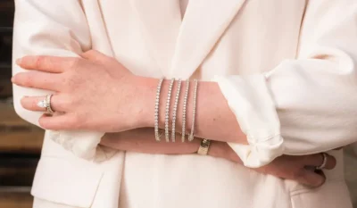 Which wrist to wear bracelet female?