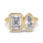 Pear & Emerald Bezel Toi Et Moi Engagement ring