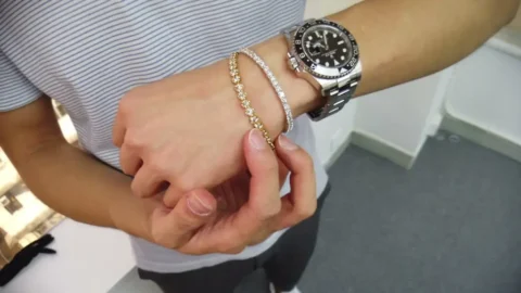can men wear tennis bracelets