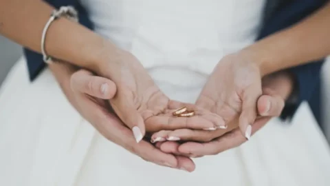 Does the Girl Decide the Wedding Band?